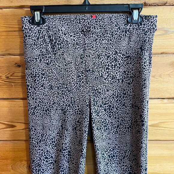 SPANX Jean-ish® Ankle Leggings, tan cheetah print size Medium - Picture 3 of 10